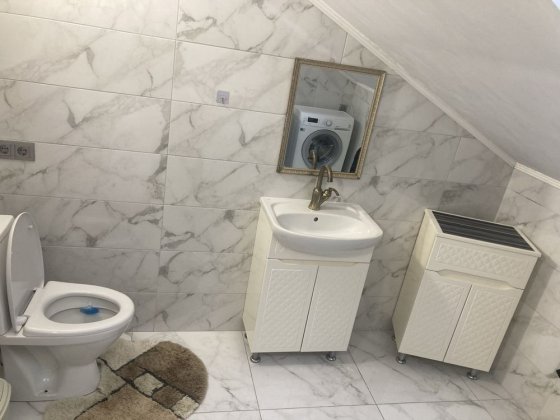 Здача по Вул. Залізничній  одніє кімнати в трьох  кімнатному будинку ! Львів