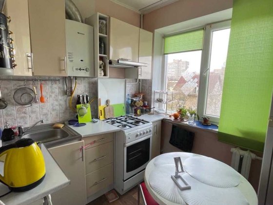 Підселення в кімнату по вул. Максимовича (окрема кімната)Для дівчини Львов