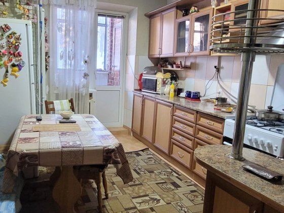 Оренда підселення окрема кімната для дівчини Львів