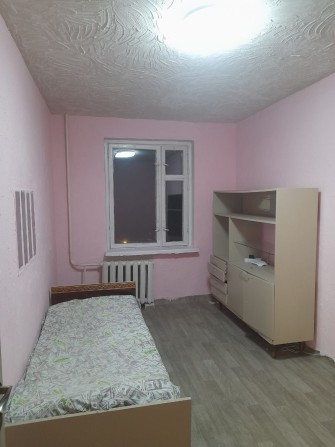 Здаю кімнату в 3-х кімнатній квартирі - фото 1