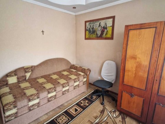 Оренда кімнати ДЛЯ ДІВЧИНИ( Шевченківський р-н) Львов