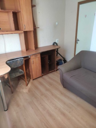 Сдаю 1 комнату в 3к.кв.. Своя. Проспект Академика Глушко. - фото 1