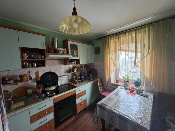 Здається ізольована кімната у 3-кімнатній квартирі по вул. Варшавська Львов