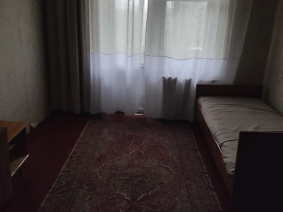 Шукаємо на підселення дівчину або жінку в трикімнатну квартиру Київ