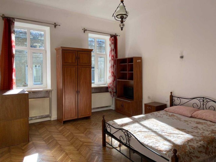 Оренда кімнати центр Старе місто (підселення в двокімнатну квартиру) - фото 1