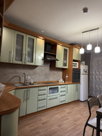 Здається кімната в трикімнатній квартирі - фото 1