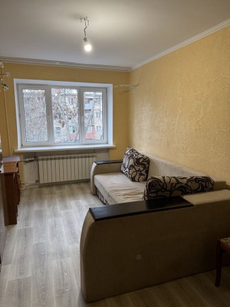 Сдаю комнату в коммуне ул Сегедская 15а / армейская - фото 1