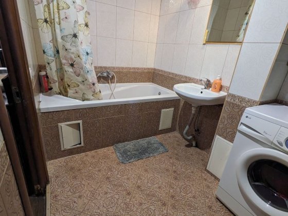 метро Черниговская - пешком Хозяева Киев