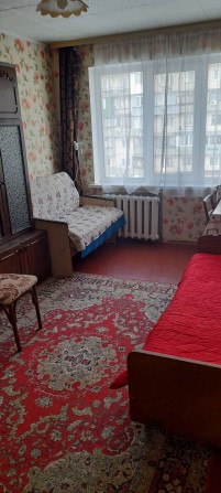 Сдам комнату в 3к квартире, с харошым отоплением на 7етаже 9е дома - фото 1