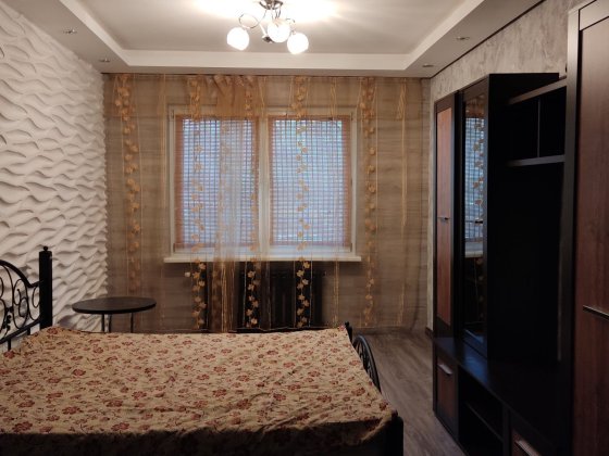 Здається кімната для дівчини на Троєщині Київ