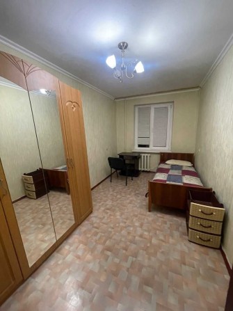 здається кімната без проживання хазяїв в квартирі,метро Лісова - фото 1