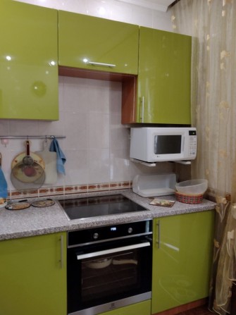 Сдам комнату-подселение, метро Харьковская-3000грн(девушке) - фото 1