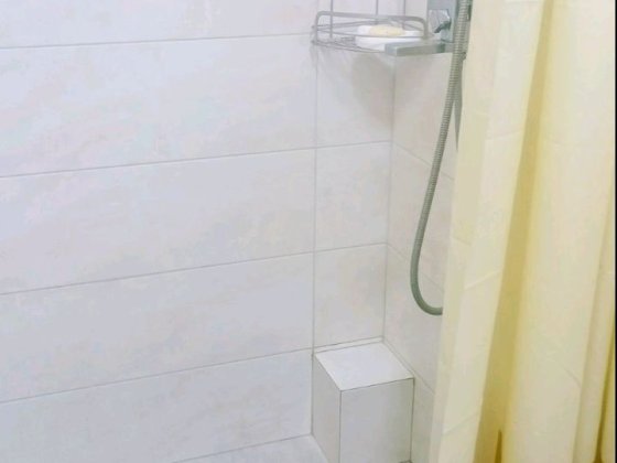 Здається 2 кімнати на окремому поверсі в будинку з телевізорами Рованцы