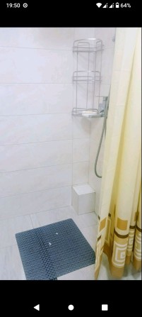 Здається 2 кімнати на окремому поверсі в будинку з телевізорами - фото 1