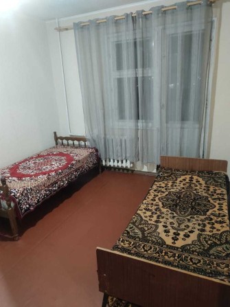 Здається 1 кімната в трьохкімнатній квартирі (підселення) - фото 1