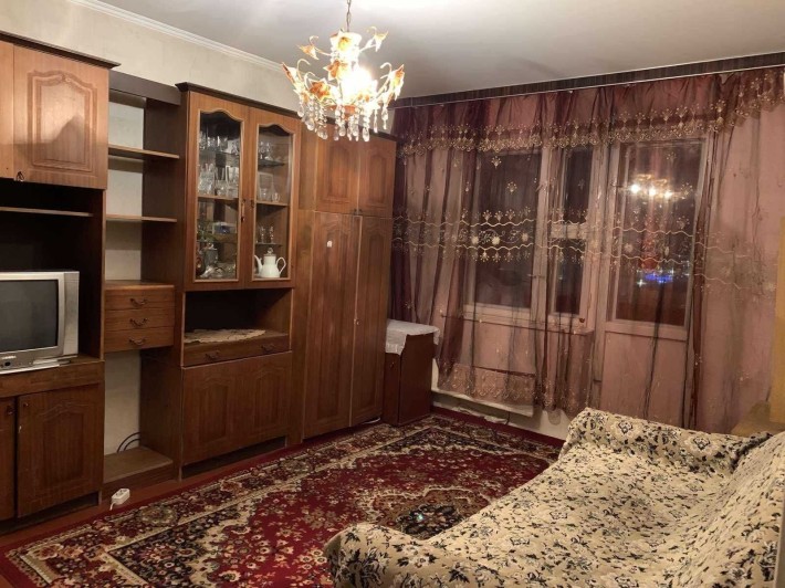 Братів Трарасівців№9-Кімната БЕЗ ХОЗЯЇВ-5хвилинПішкиМетро-Харьківськая - фото 1