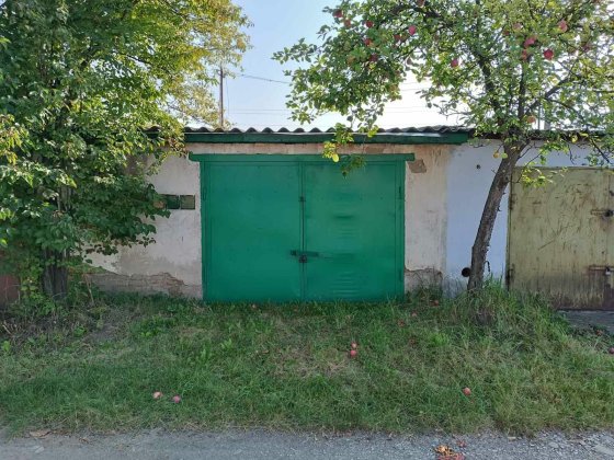 Цегляний гараж в кооперативі Коломия