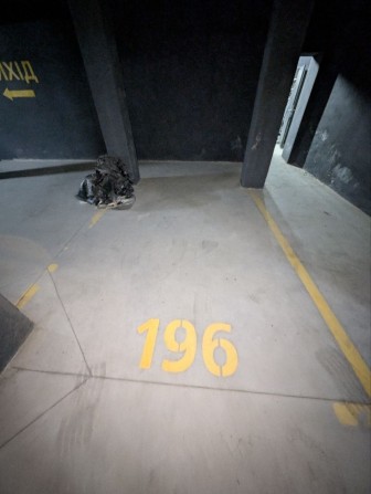 Продаж паркомістя в ЖК Липки - фото 1