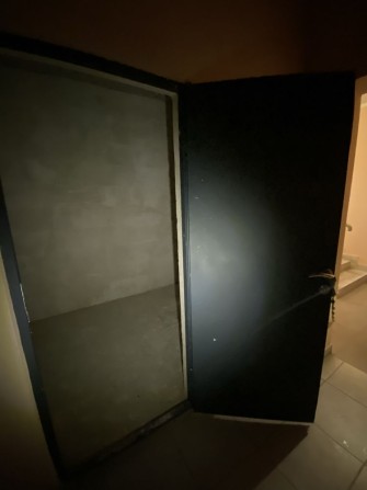 Продам комору / кладовку 6 м² у Чернівцях, район центру, від власника - фото 1