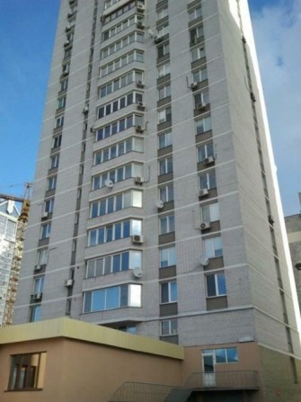 Паркомісця проспект Павла Тичини  2 - фото 1