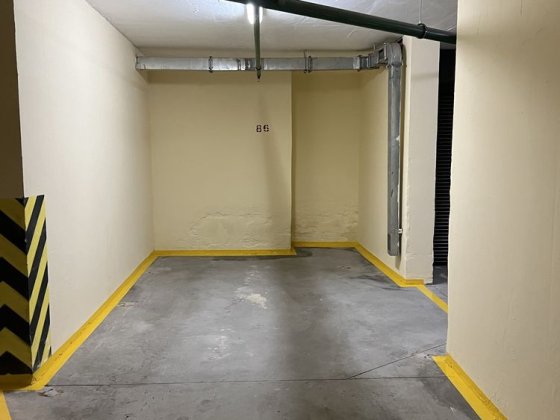 Продаж паркомісця в підземному паркінгу Срібнокільська,1;паркінг#1. Киев