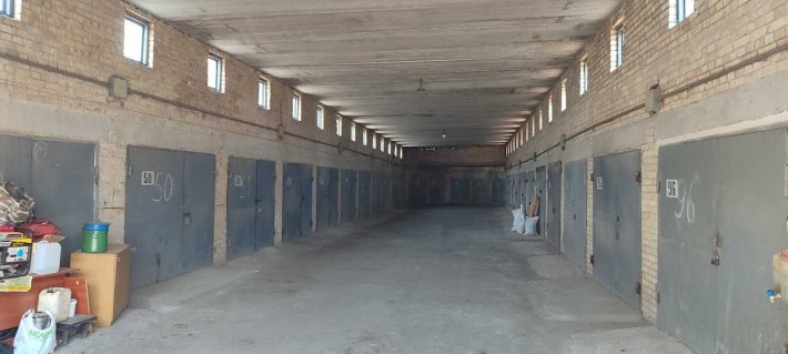 Продам гараж 18.4 м.кв.  другий поверх. на Святослава Хороброго 19 - фото 1