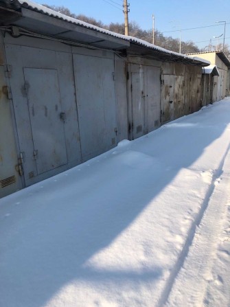 Продаж металевого гаража біля станції метро - фото 1