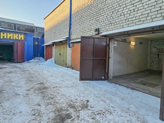 Гараж з ВЕЛИКИМ ПОТЕНЦІАЛОМ ГБК Славутич Затишна 7б Киев
