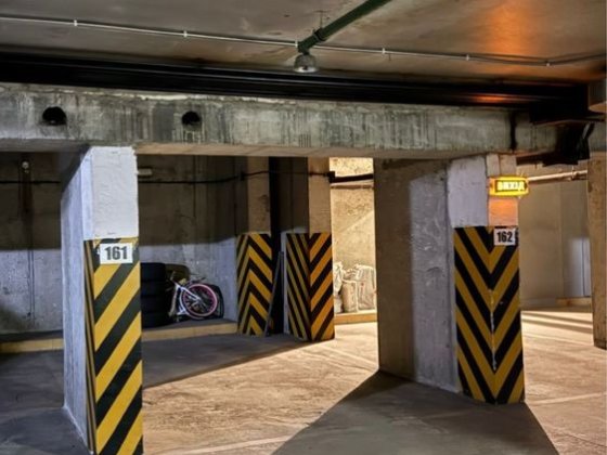 Паркомісце в підземному паркінгу на Микільсько-слобідській 2Д Киев