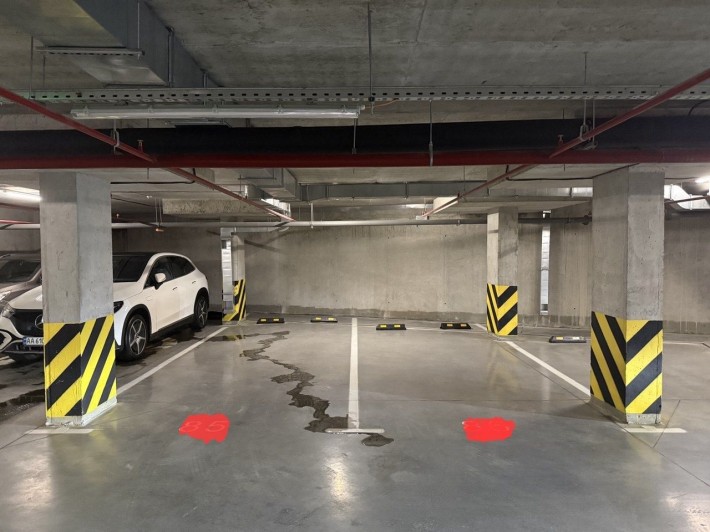 Продам два великих паркомісця в ЖК Нивки Парк, підземний паркінг, 24м2 - фото 1