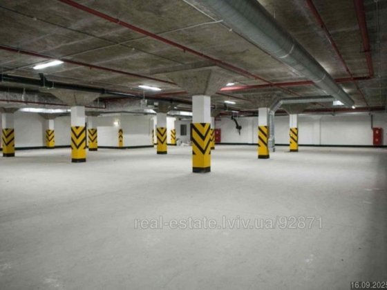 Продам паркомісце Львів