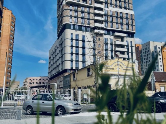 Продам подзнмный паркинг в ЖК Loft White, центр