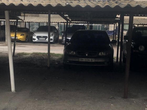 Продам/Сдам место на  охраняемой стоянке. 25Чеп.угол Космонавтов Одесса