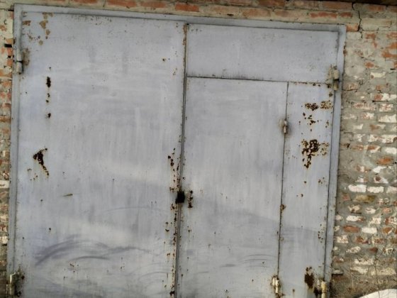 Продам гараж з машиною на ХТЗ " мотор 3" Харків