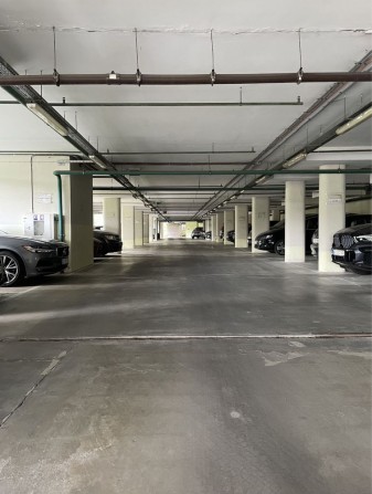 Здам паркомісце Лобановського Валерія 4е - фото 1