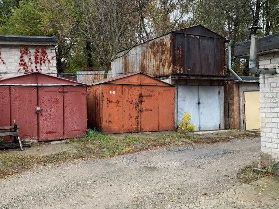 Сдам метал гараж АГК "Шинник 3", ул. Квартальная47А. ( Гладкова ) Днепр