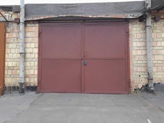 Цегляний гараж 20 м.кв. Вул. Дружківська. До метро 15 хв. пішки Киев