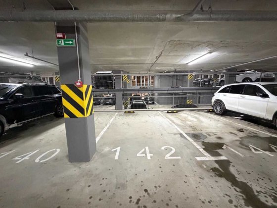 Здам паркінг, паркомісце ЖК Варшавський 3, Змієнка 32, БЕЗ % Киев