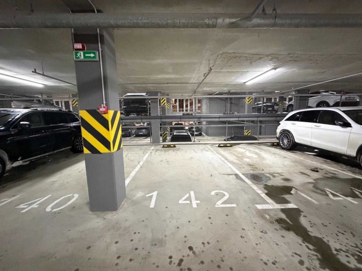 Здам паркінг, паркомісце ЖК Варшавський 3, Змієнка 32, БЕЗ % - фото 1