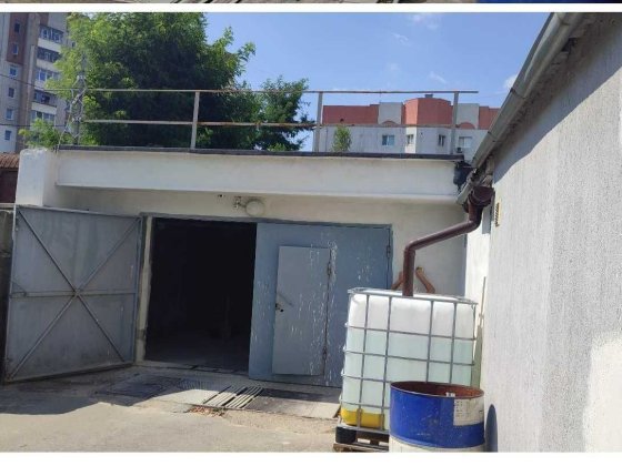 Два паркомiсця нiчне паркування в.Роксоляни в кооперативi оренда Львов