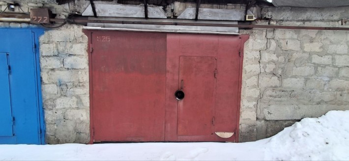Сдам гараж в кооперативе по ул. Сидоренковская.Главный ряд.Охрана. - фото 1