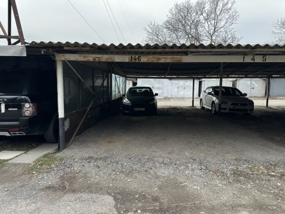Сдам место на стоянке под навесом Одеса