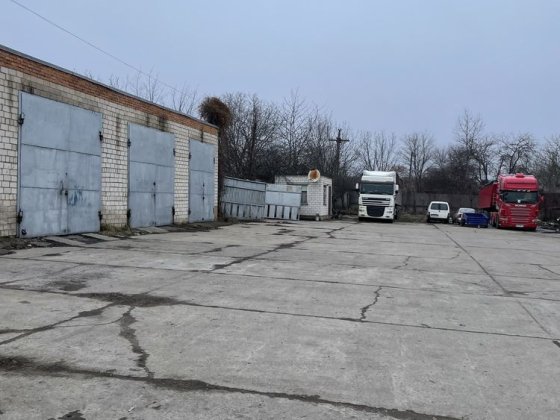 Оренда приміщень. Гаражів для СТО Ладыжин