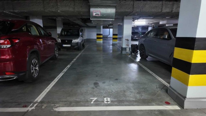 Оренда паркомісць ЖК "НОВОПЕЧЕРСЬКІ ЛИПКИ", Андрія Верхогляда 7-9, 1-3 - фото 1