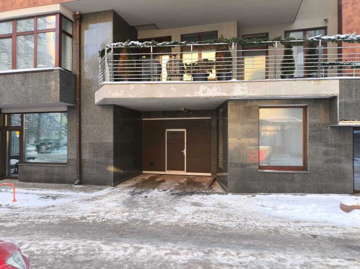 Місце на паркінгу метро Арсенальна вул Князів Острозьких - фото 1