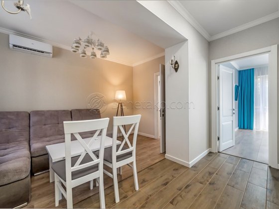 Код: 1026. Квартира с двумя спальнями и балконом на Дерибасовской. Одесса