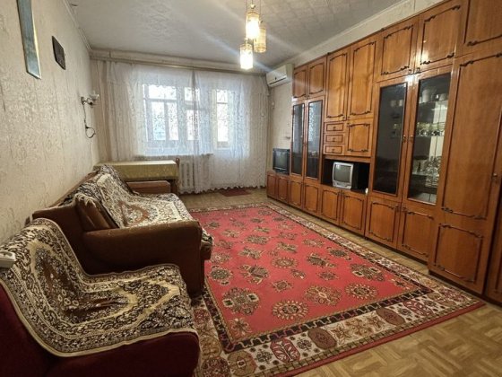 Продам 1комн. КРУПНОГАБАРИТНУЮ, 44кв квартиру на левом б.,сертификат Каменское