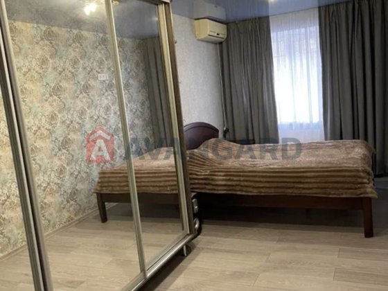 Продам 2 х квартиру з АГ опаленням у самому центрі міста Кам'янське