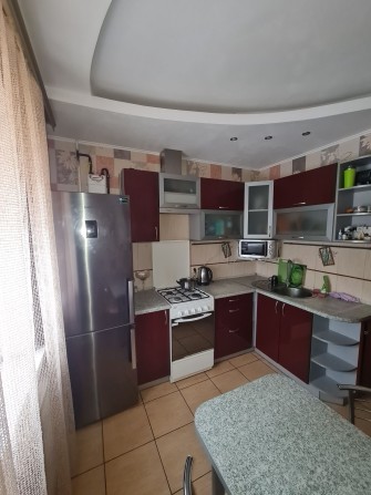 Продам 2х квартиру на 5мкр сш 44 Интернационалистов 7/10 - фото 1