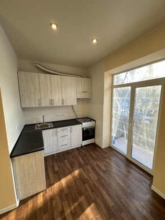 Продам 2 комн 2 этаж - фото 1